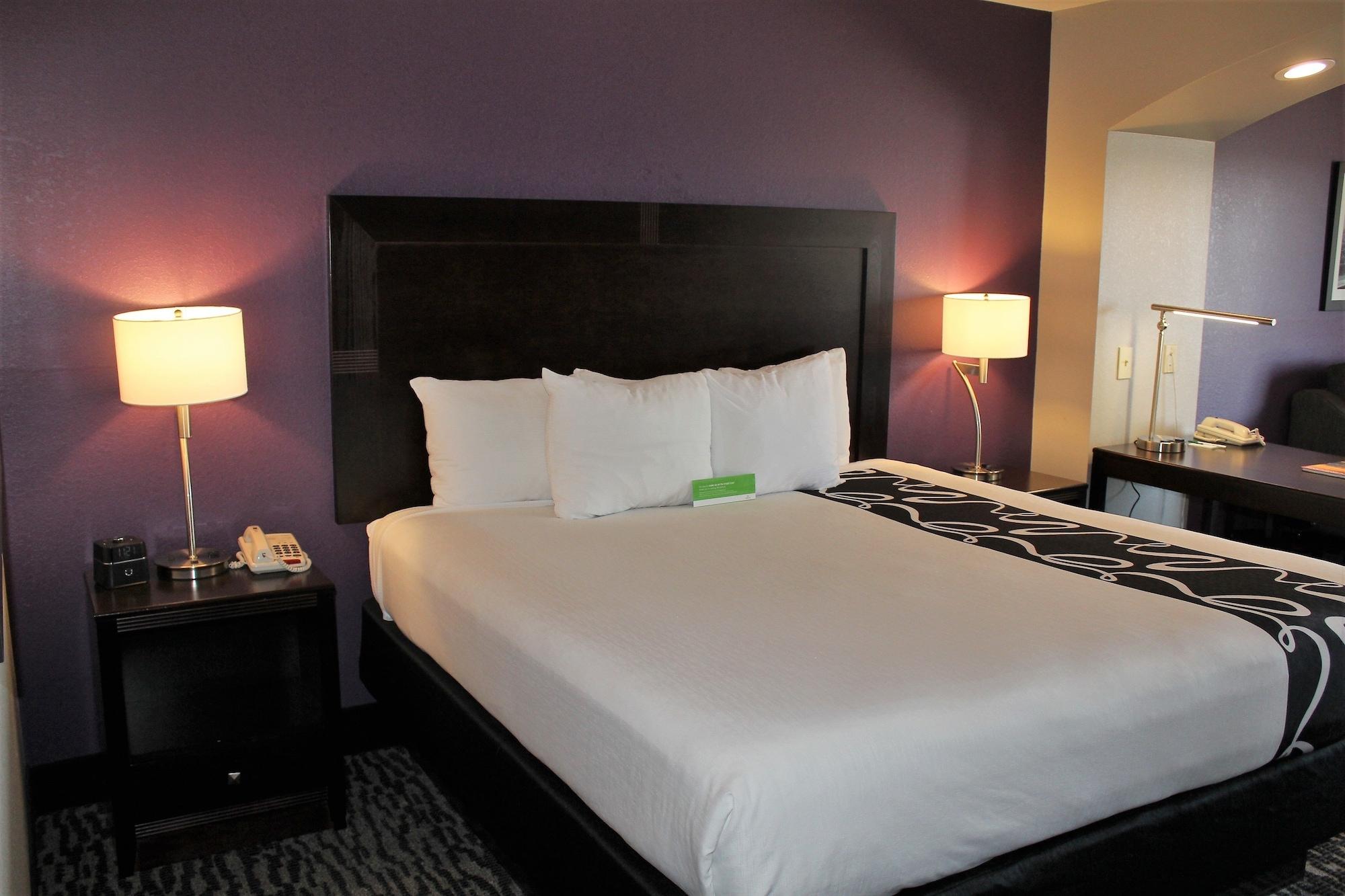 La Quinta By Wyndham Huntsville Airport Madison Exterior photo