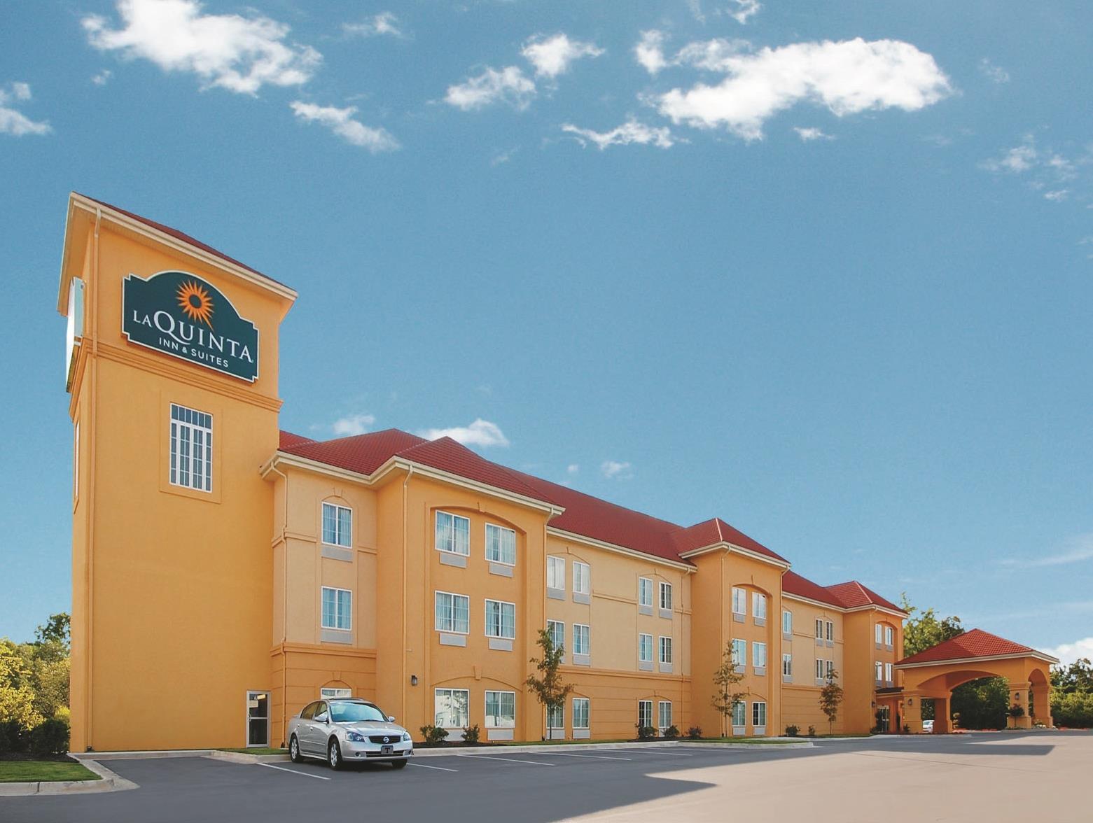 La Quinta By Wyndham Huntsville Airport Madison Exterior photo